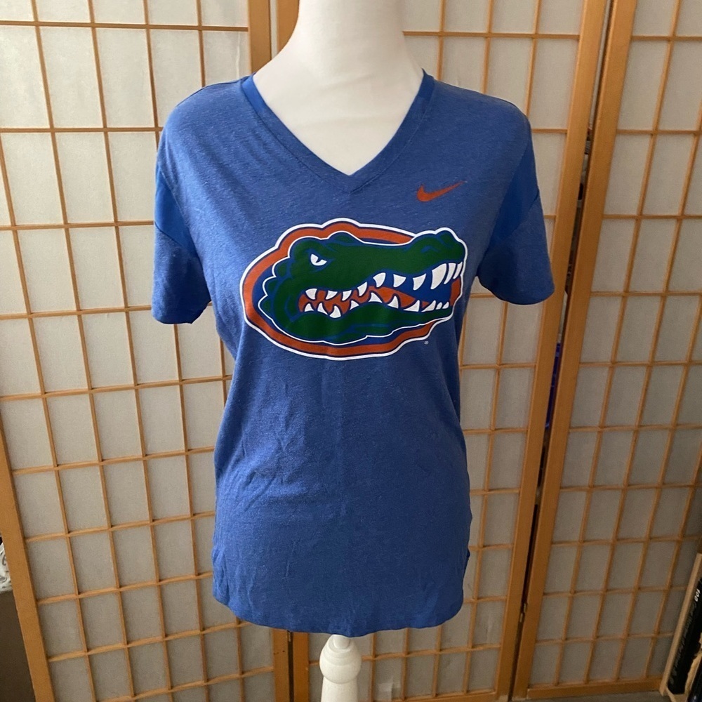 Nike Tee University Florida Gators Small Medium Woman's Athletic Cut Blue V-Neck - Picture 1 of 5